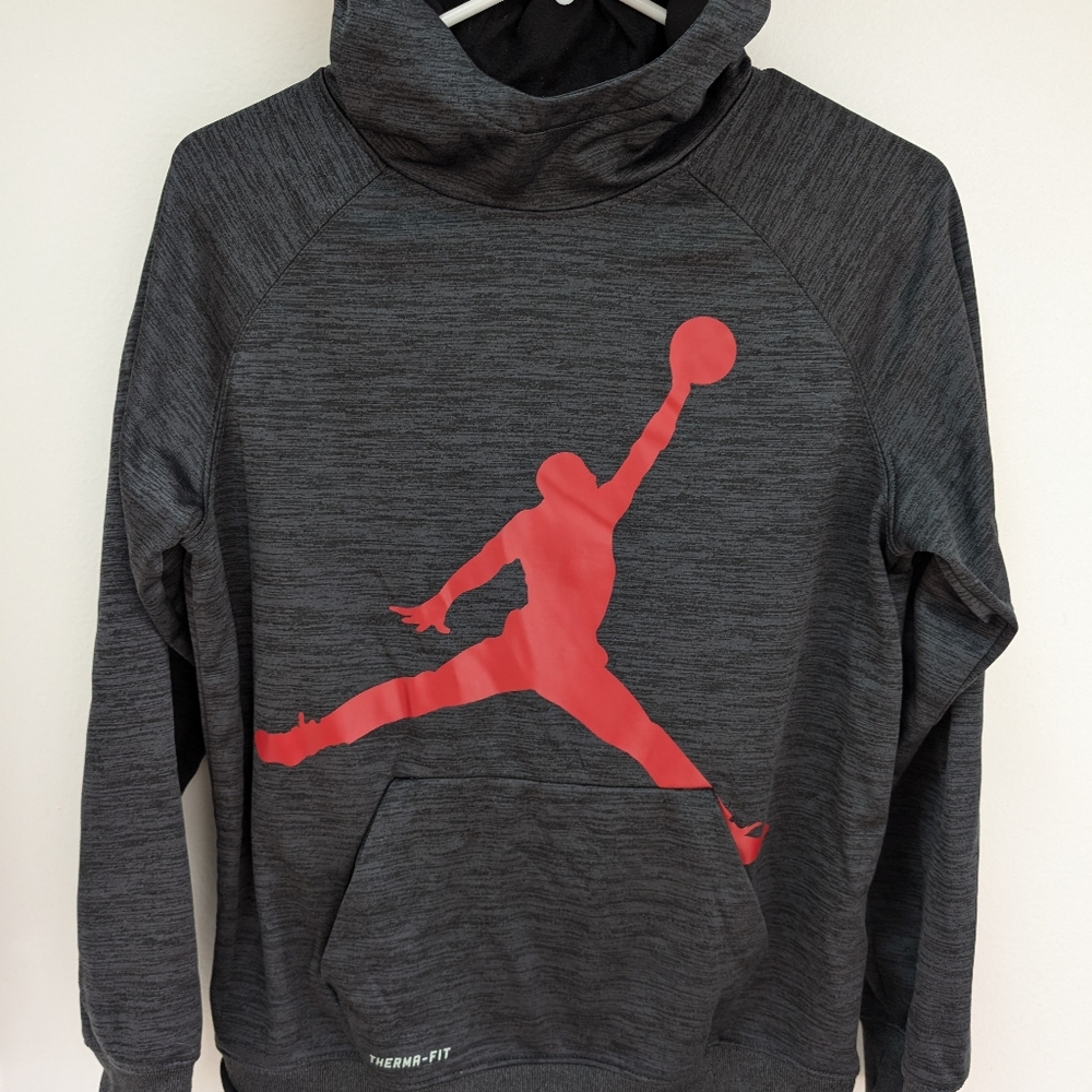 NWOT - Nike Therma-Fit Charcoal Hoodie with Red Graphic. Kids XL (13-15)